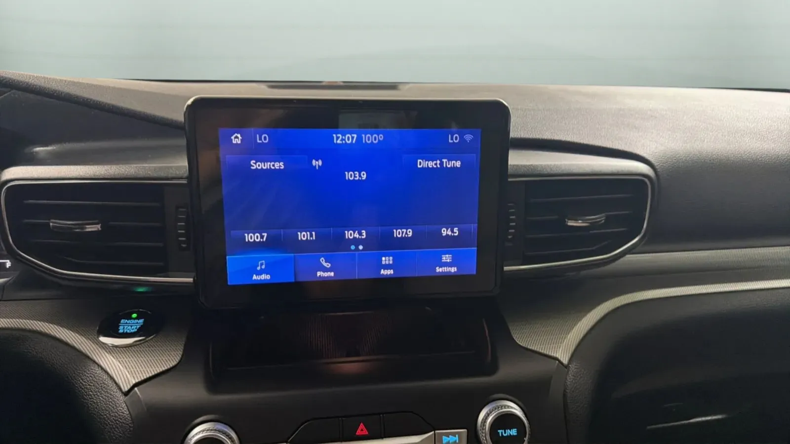 Ford Explorer photo 13
