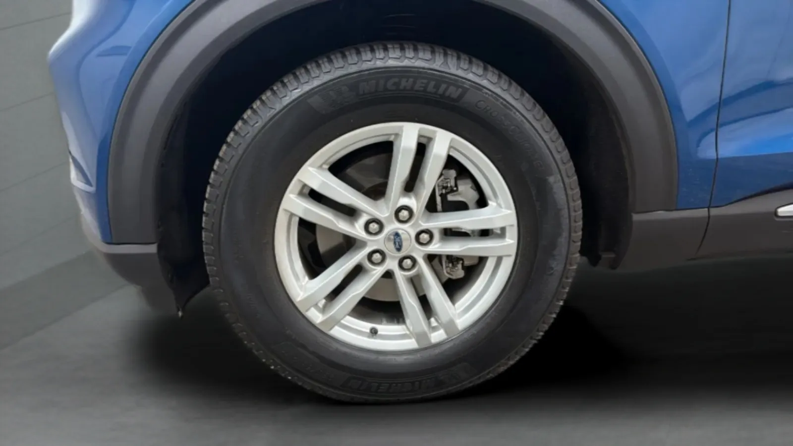 Ford Explorer photo 29