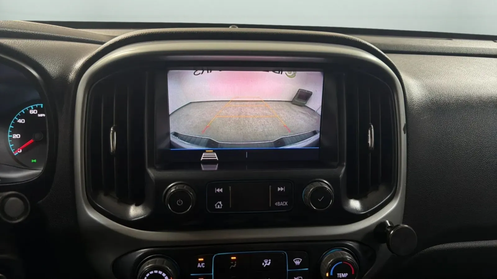 Chevrolet Colorado photo 14