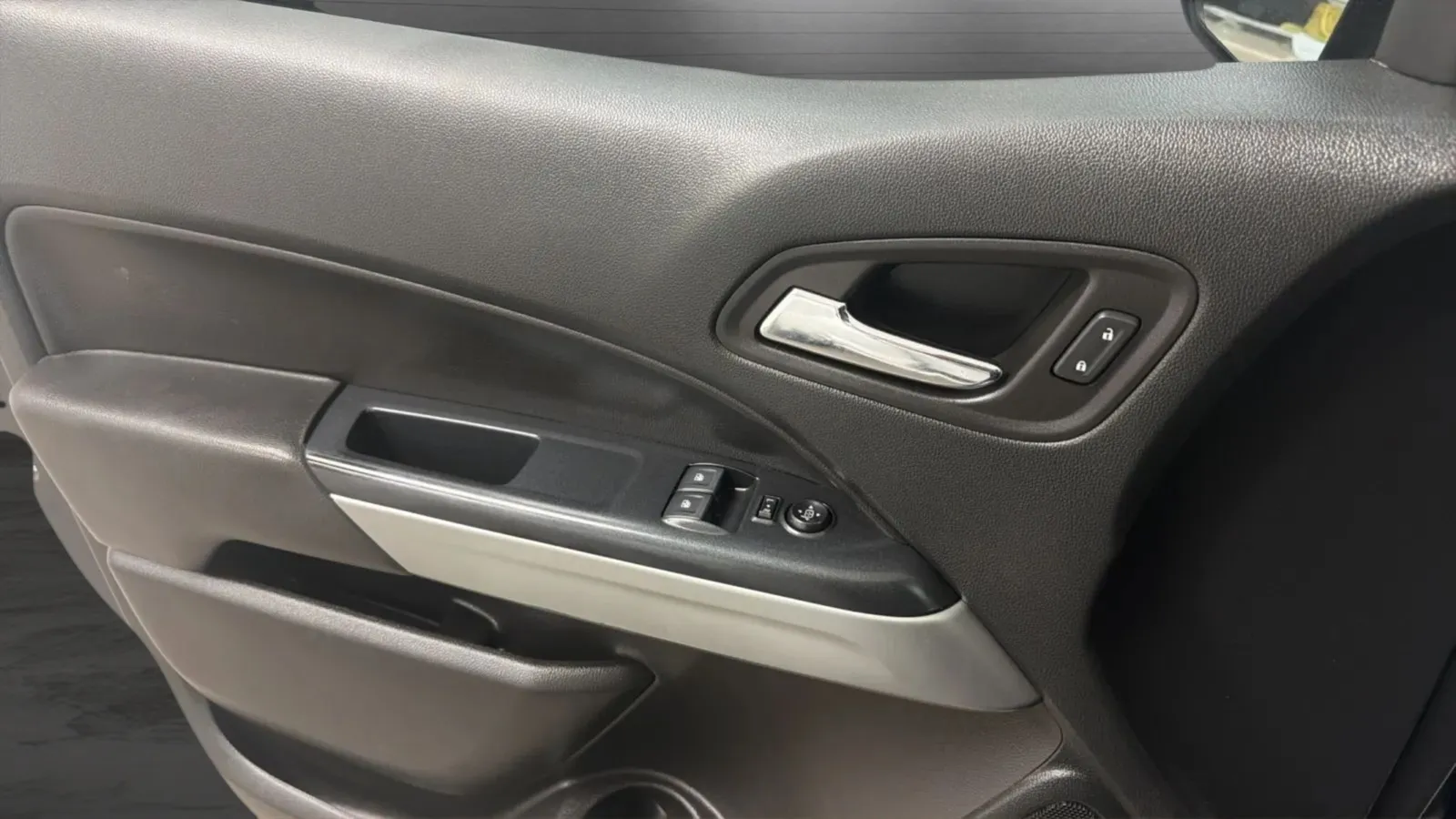 Chevrolet Colorado photo 16