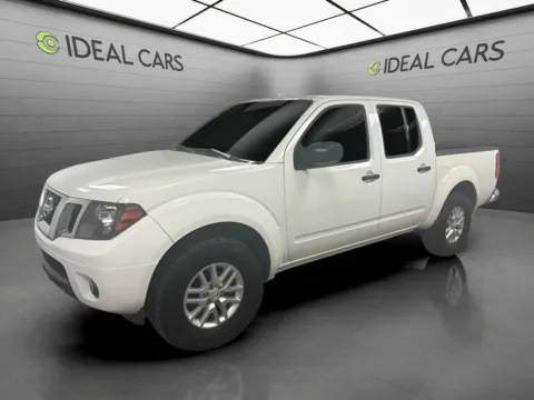 White 2017 Nissan Frontier SV V6 for sale in Mesa, AZ
