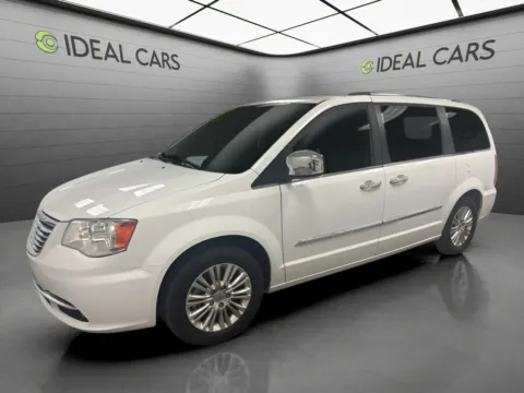 White 2016 Chrysler Town and Country Limited for sale in Mesa, AZ