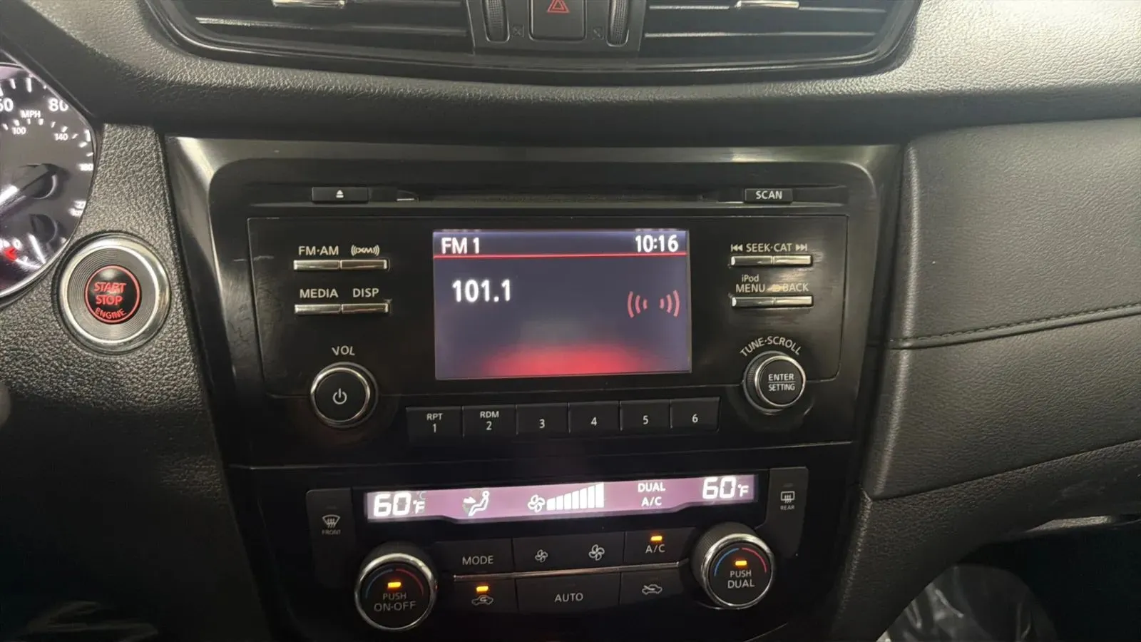 Nissan Rogue photo 14