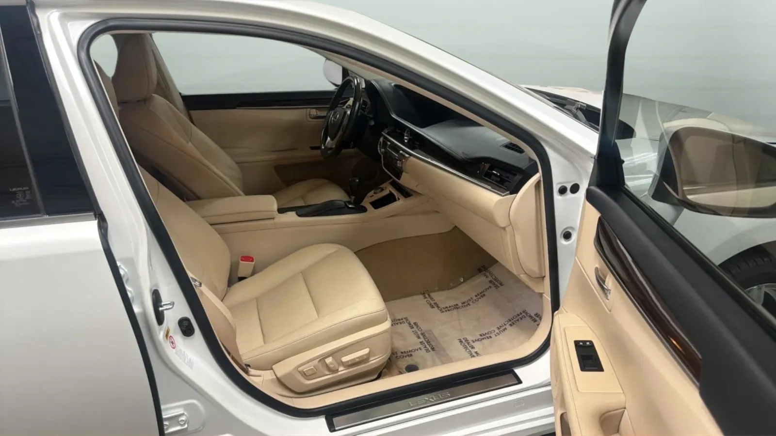 Lexus ES photo 23
