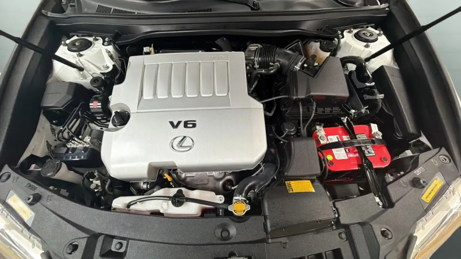 Lexus ES photo 24