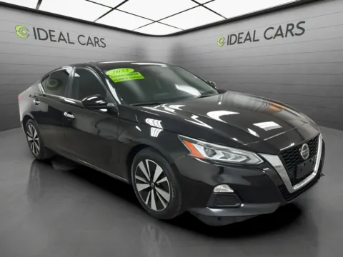 Another view of 2022 Nissan Altima 2.5 SV for sale in Mesa, AZ at Ideal Cars - at Alma School Rd