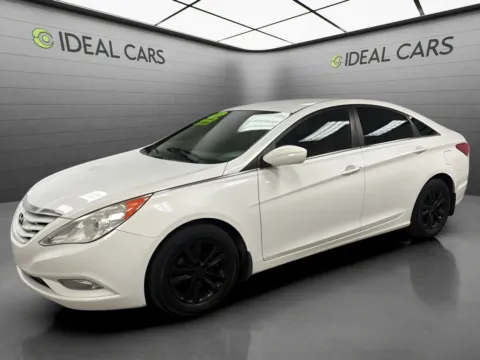 White 2013 Hyundai SONATA GLS for sale in Mesa, AZ