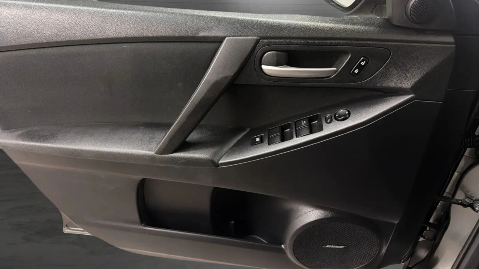 Mazda Mazda3 photo 16