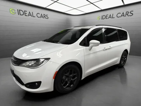 White 2018 Chrysler Pacifica Limited for sale in Mesa, AZ