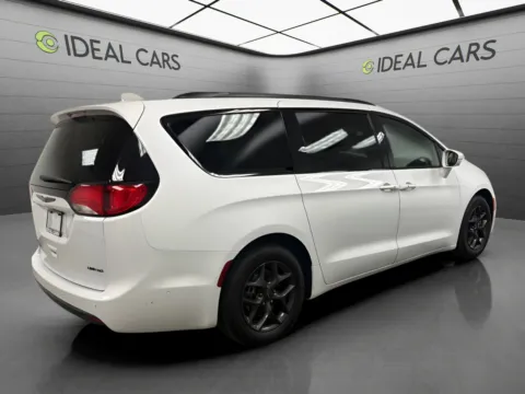 More photos of 2018 Chrysler Pacifica Limited at Ideal Cars - at Alma School Rd, AZ