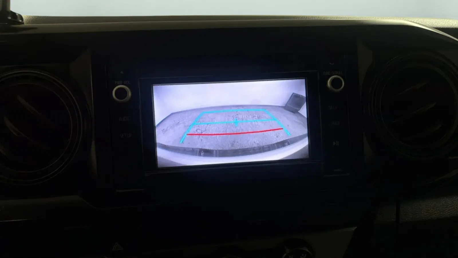 Toyota Tacoma photo 14