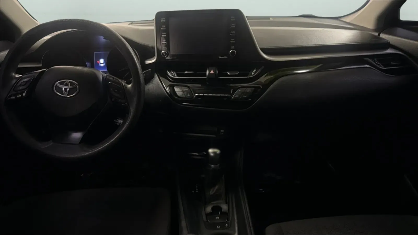 Toyota C-HR photo 15
