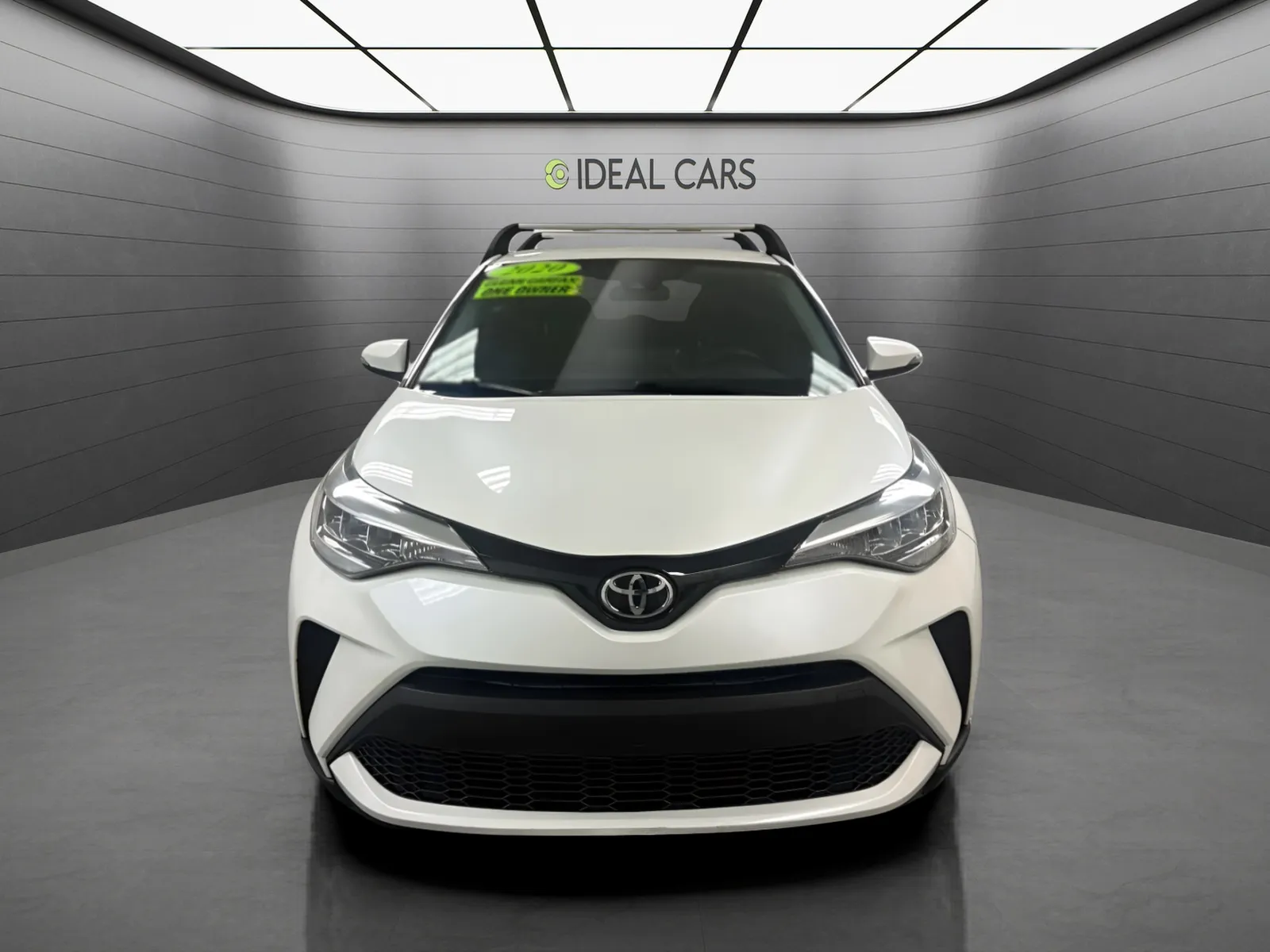 Toyota C-HR photo 2