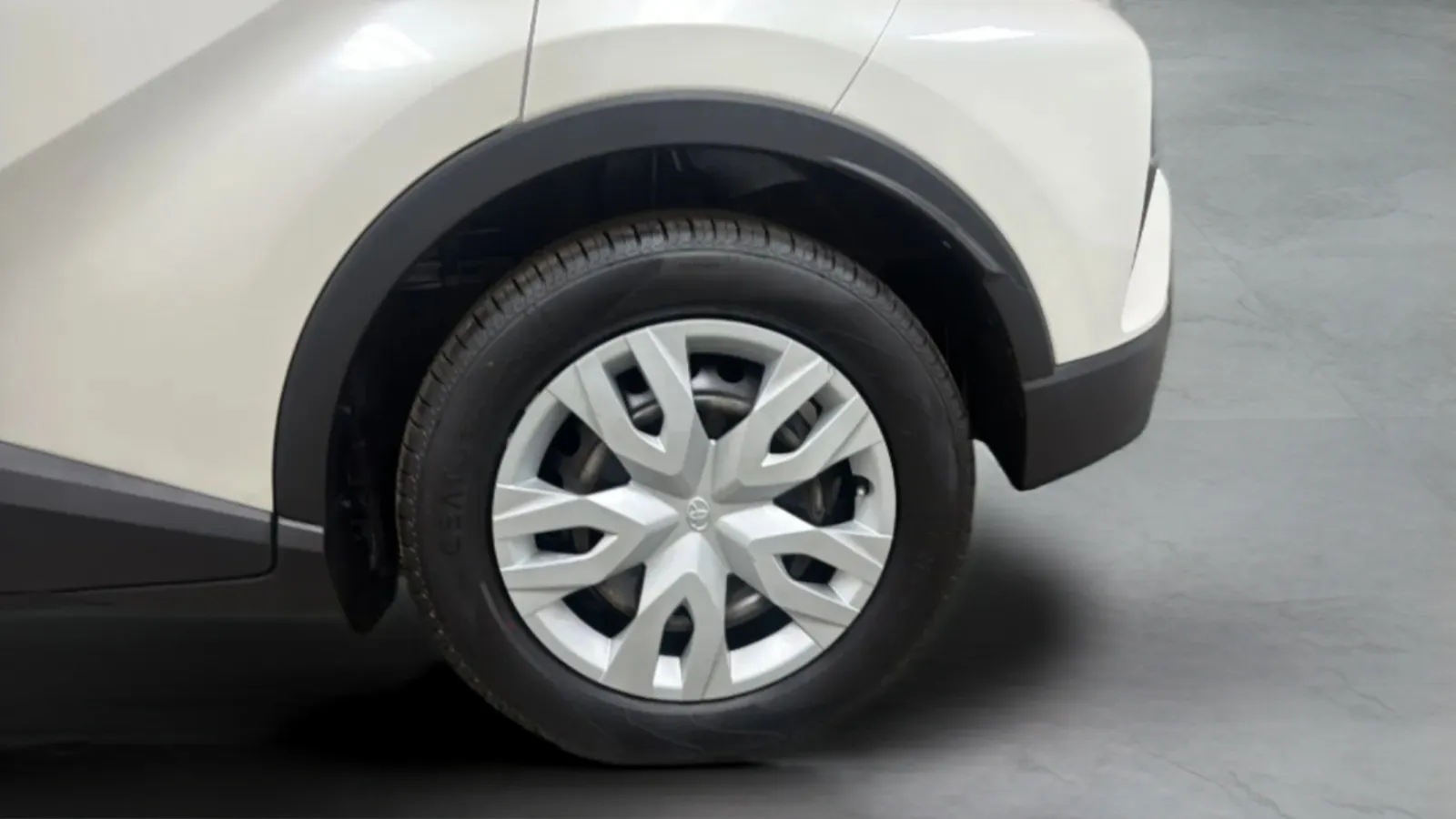 Toyota C-HR photo 26