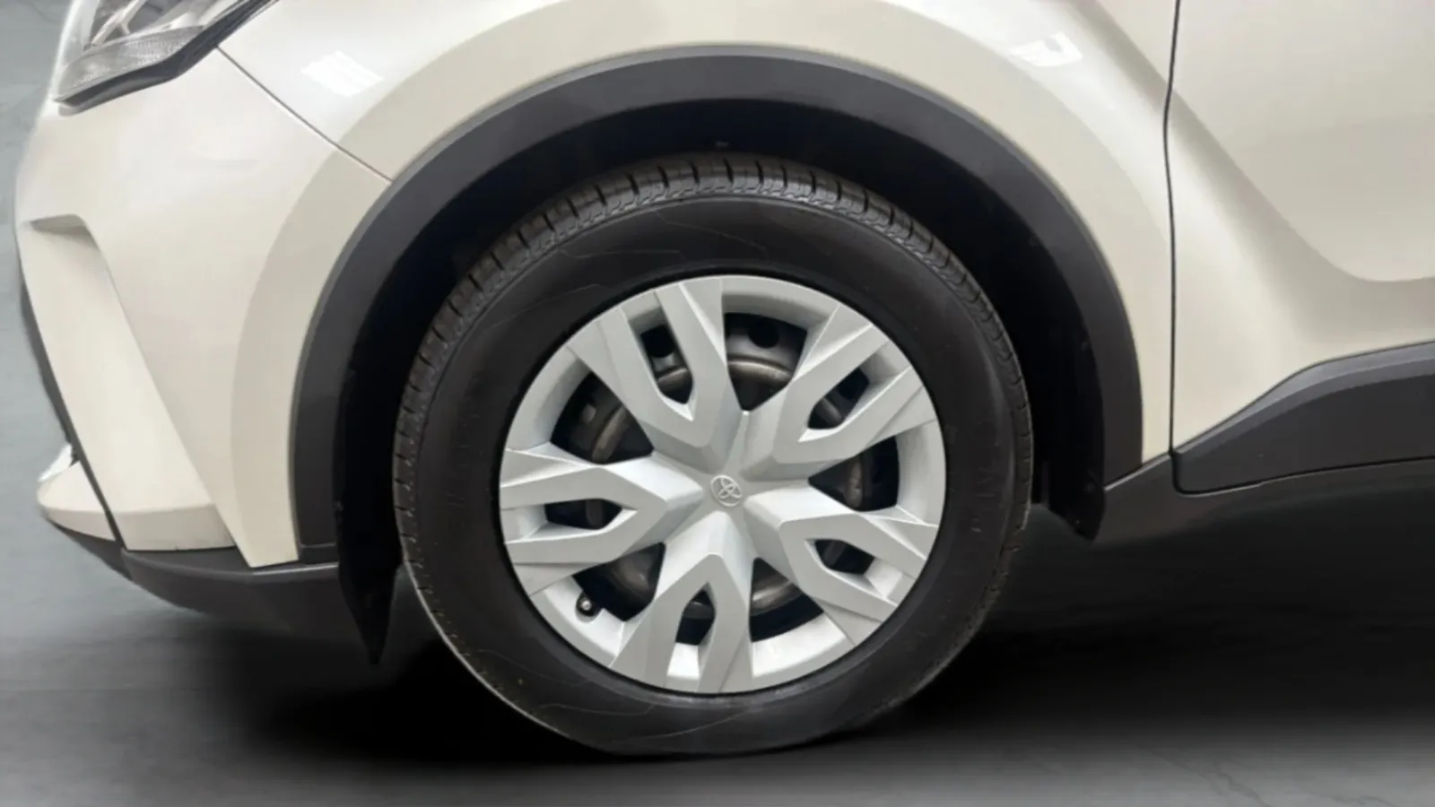 Toyota C-HR photo 27