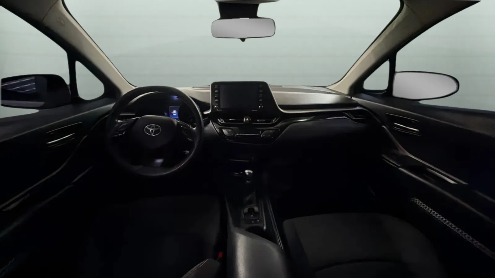 Toyota C-HR photo 9