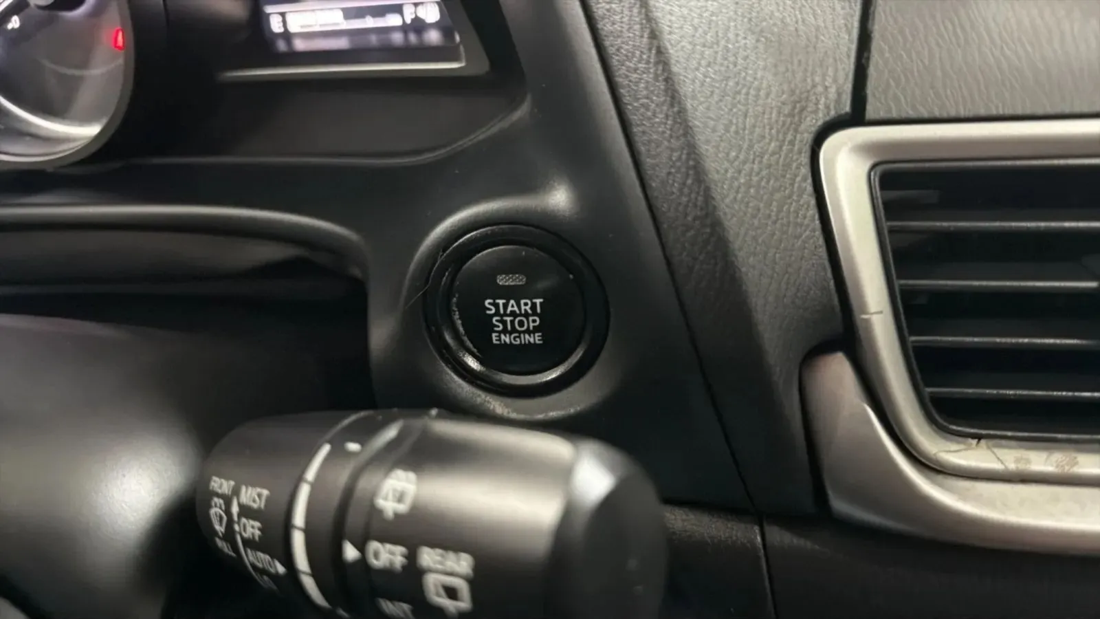 Mazda Mazda3 photo 15