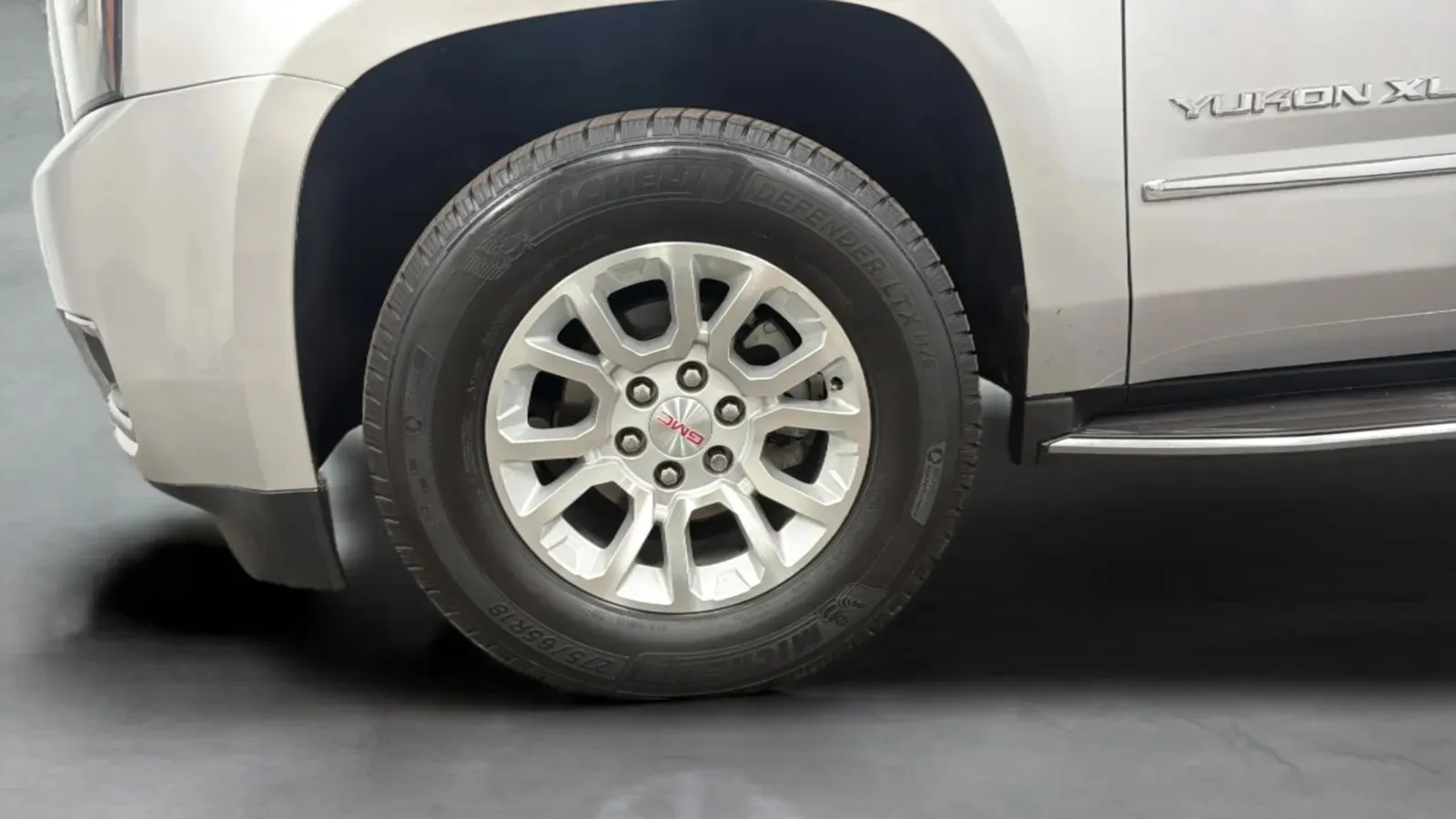 GMC Yukon XL photo 27
