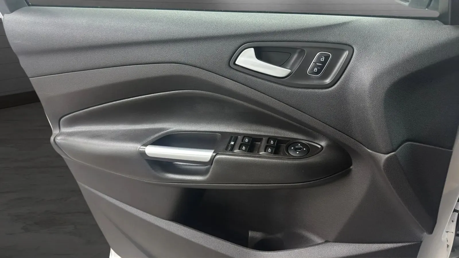 Ford Escape photo 17