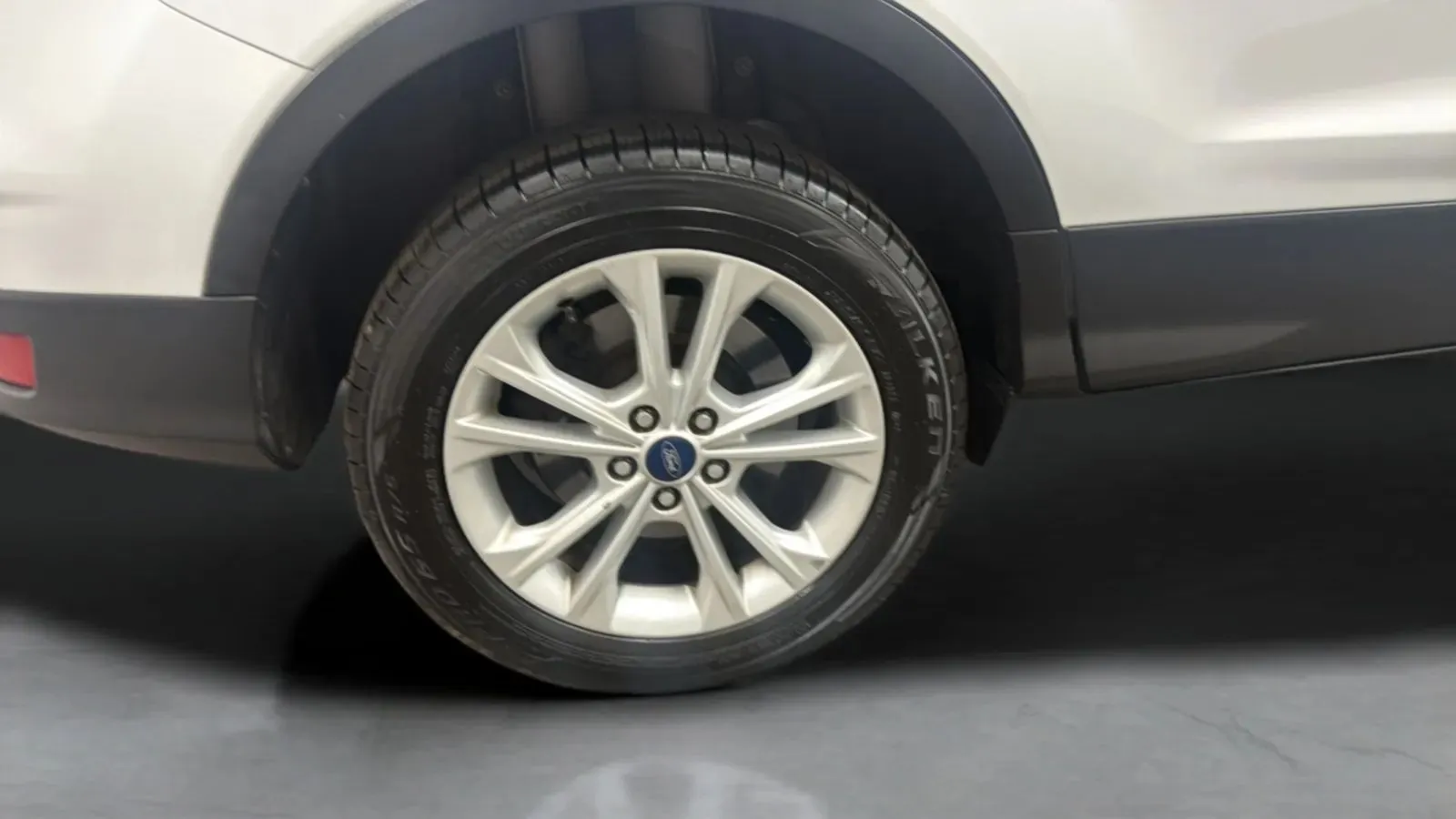 Ford Escape photo 26