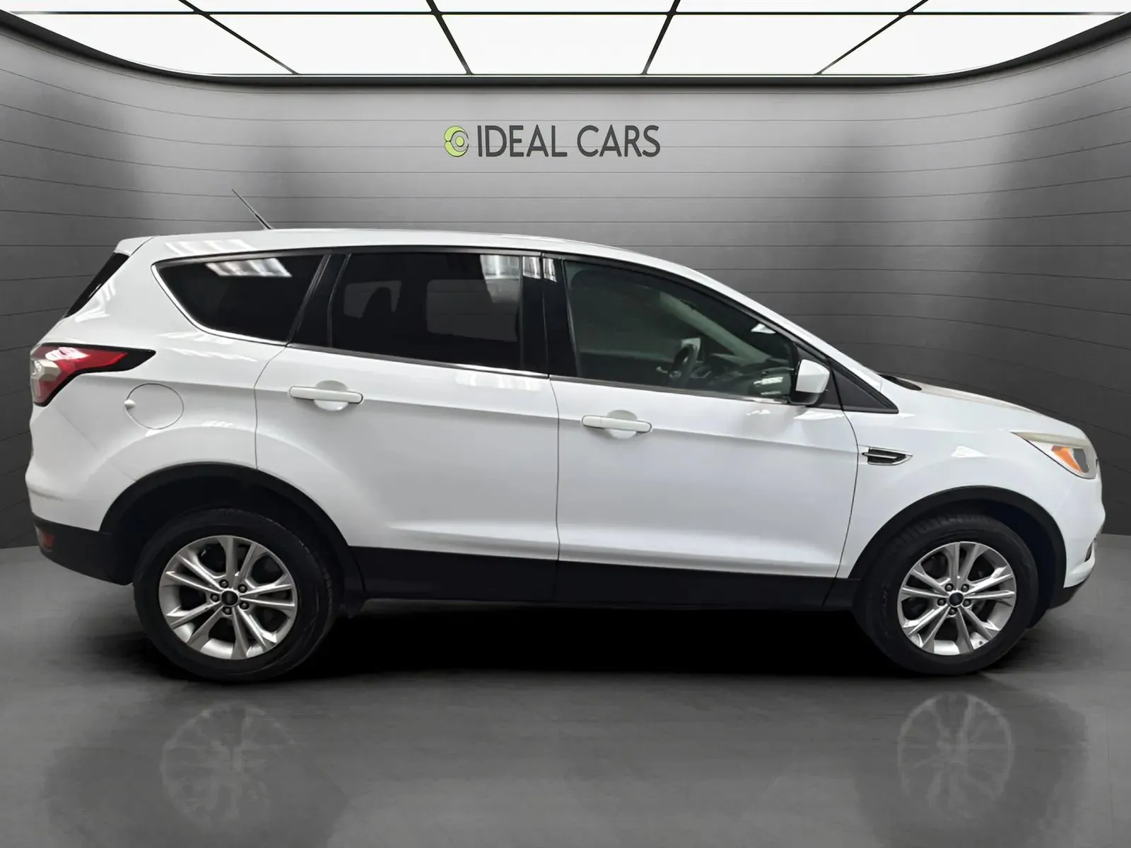 Ford Escape photo 4