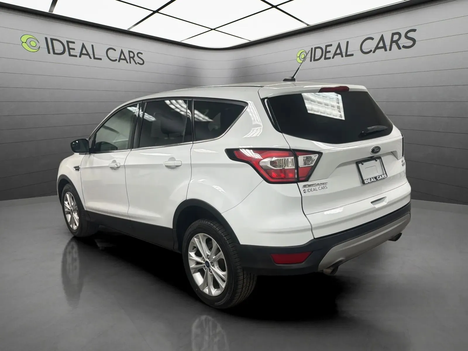 Ford Escape photo 8
