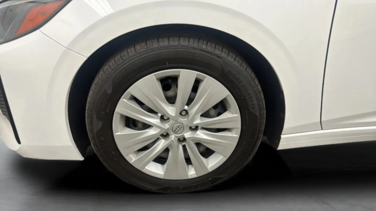 Nissan Sentra photo 28