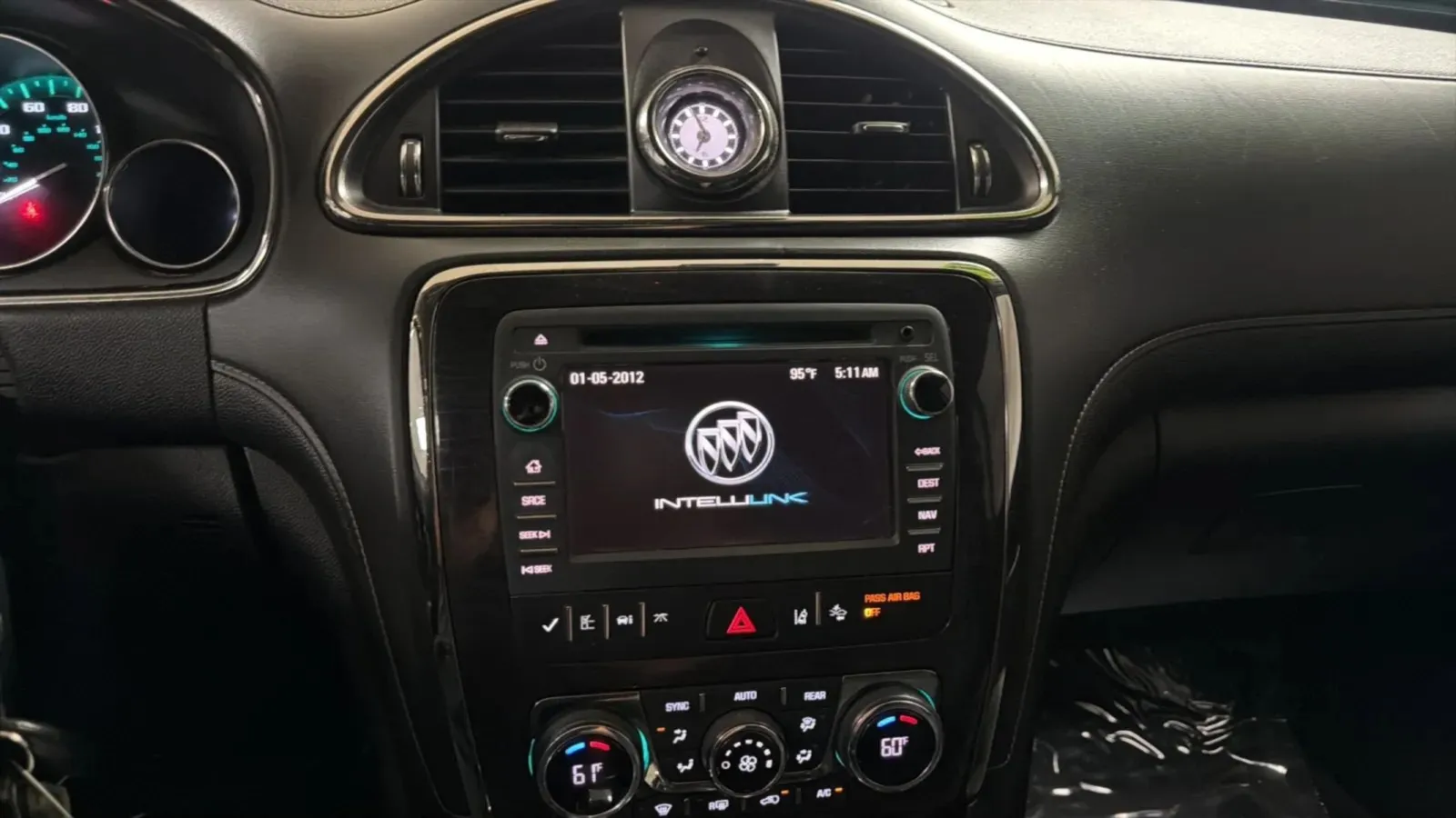 Buick Enclave photo 13