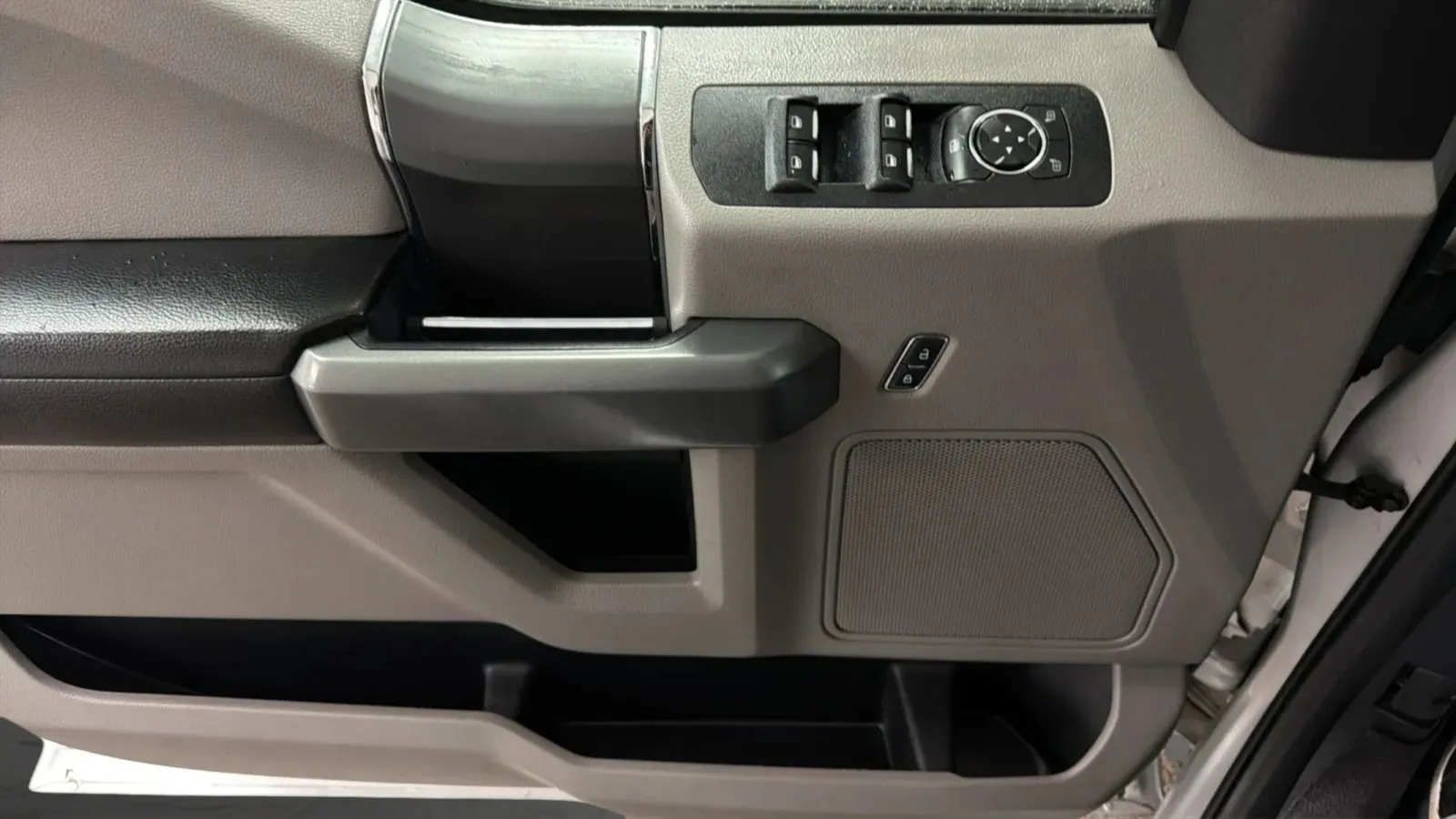 Ford F-150 photo 17