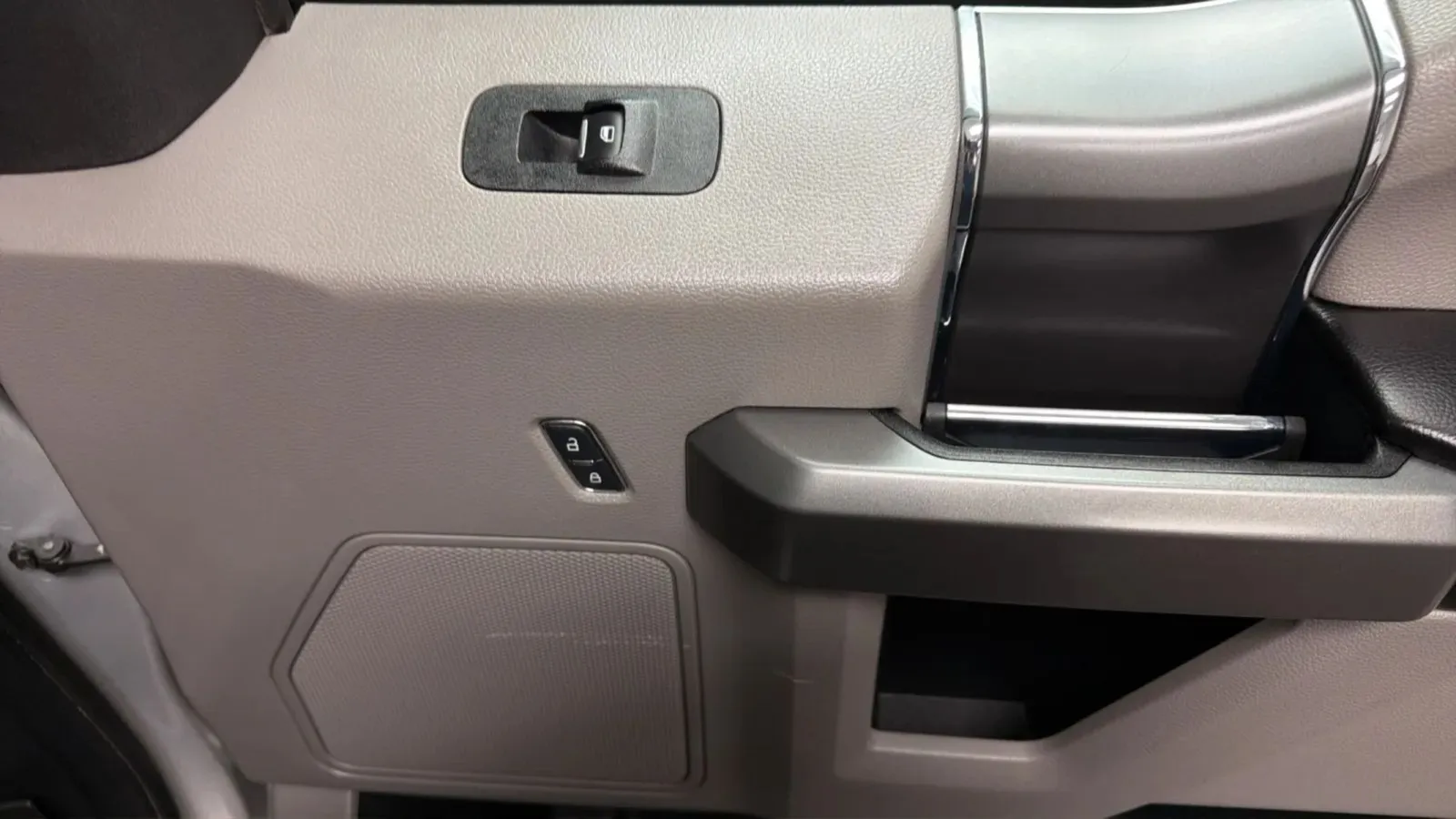 Ford F-150 photo 18
