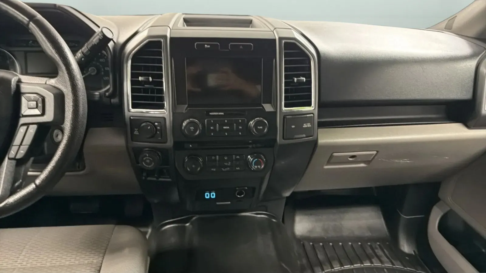 Ford F-150 photo 16