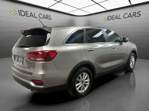 More photos of 2019 Kia Sorento L at Ideal Cars - at Alma School Rd, AZ