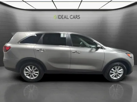 More photos of 2019 Kia Sorento L at Ideal Cars - at Alma School Rd, AZ