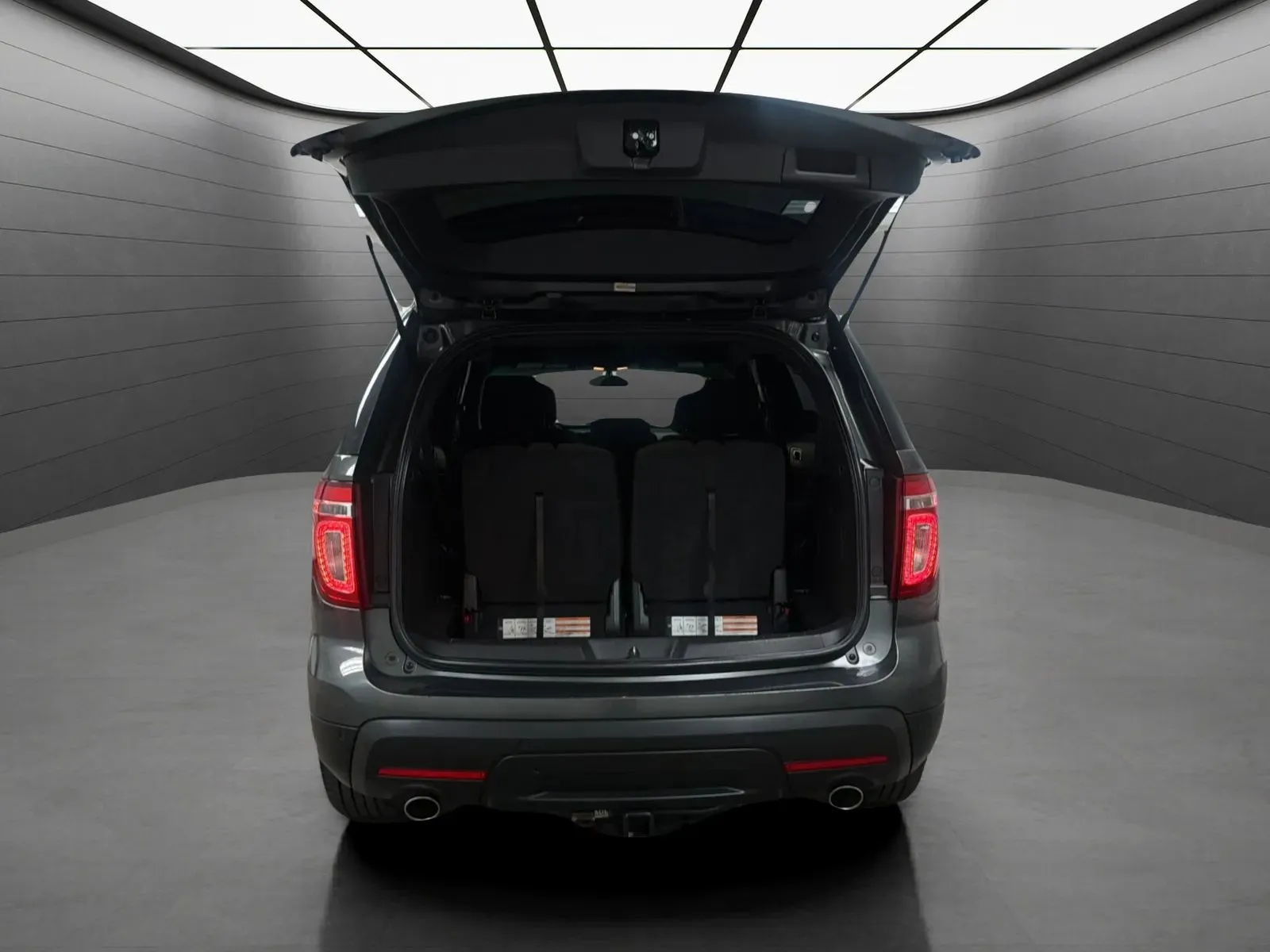 Ford Explorer photo 18