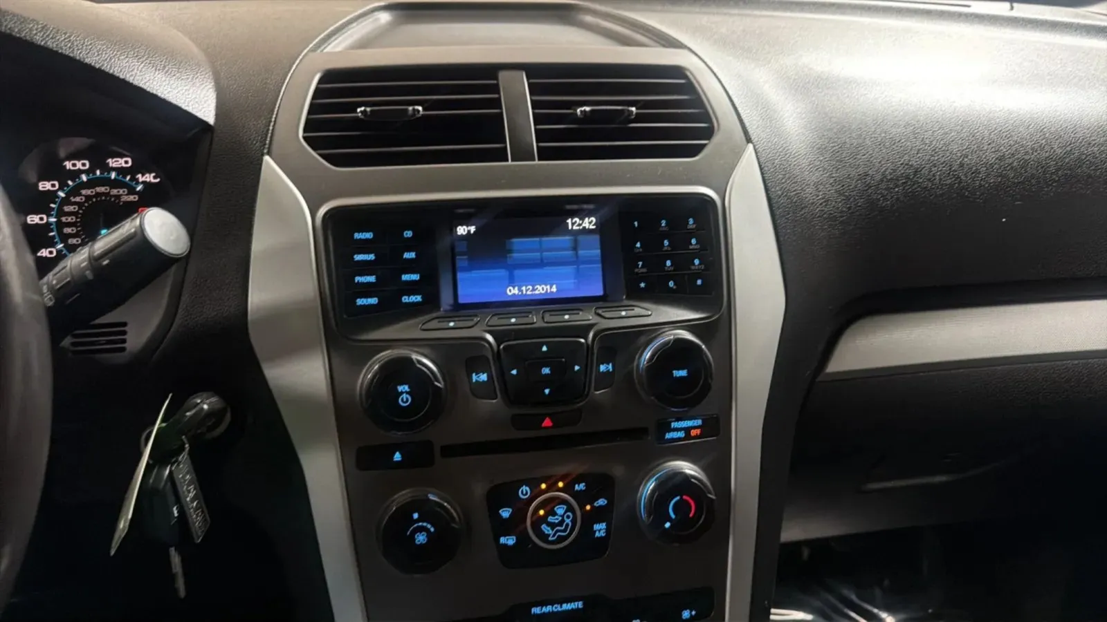 Ford Explorer photo 13