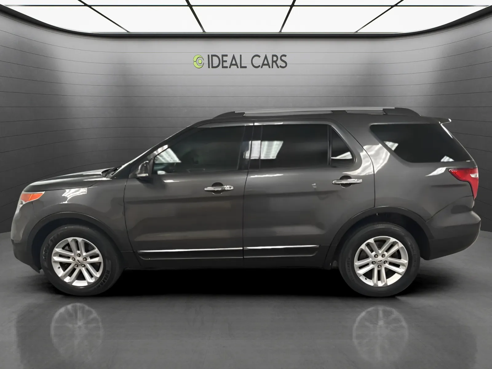 Ford Explorer photo 8