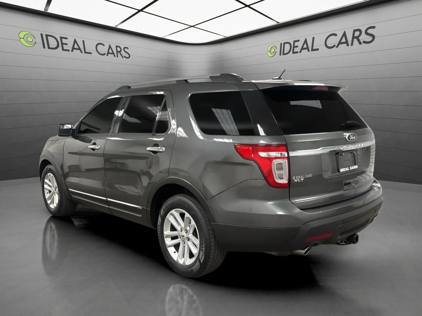 Ford Explorer photo 7