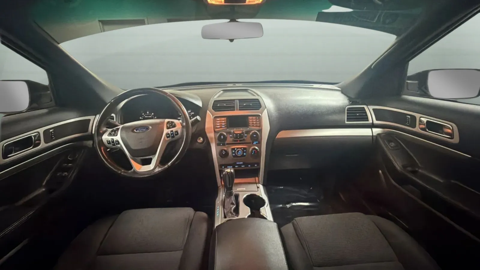 Ford Explorer photo 9