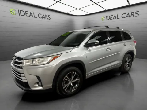 Silver 2017 Toyota Highlander LE Plus for sale in Mesa, AZ