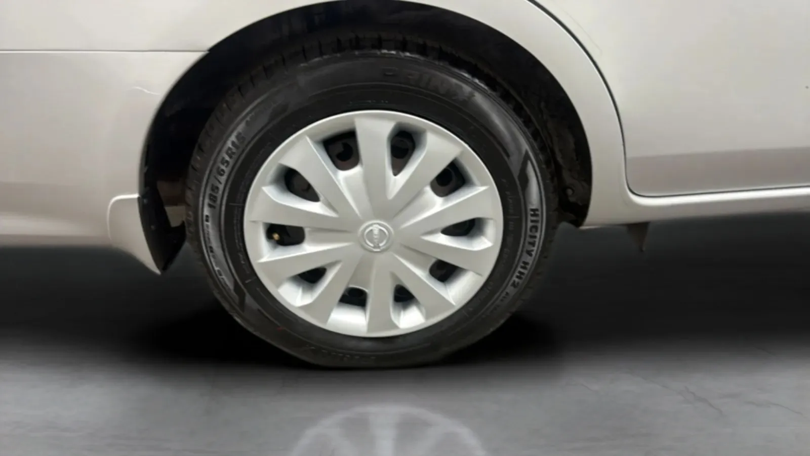 Nissan Versa photo 24