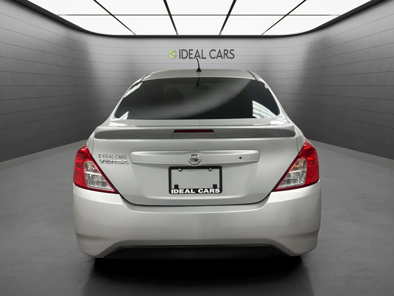Nissan Versa photo 6