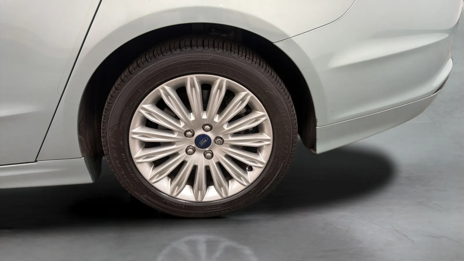 Ford Fusion photo 28