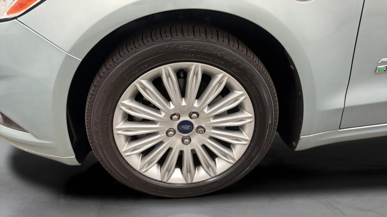 Ford Fusion photo 29