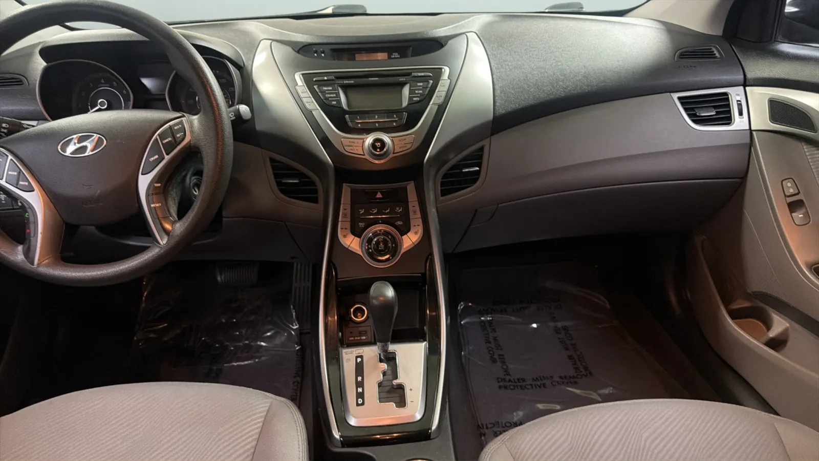 Hyundai Elantra photo 15