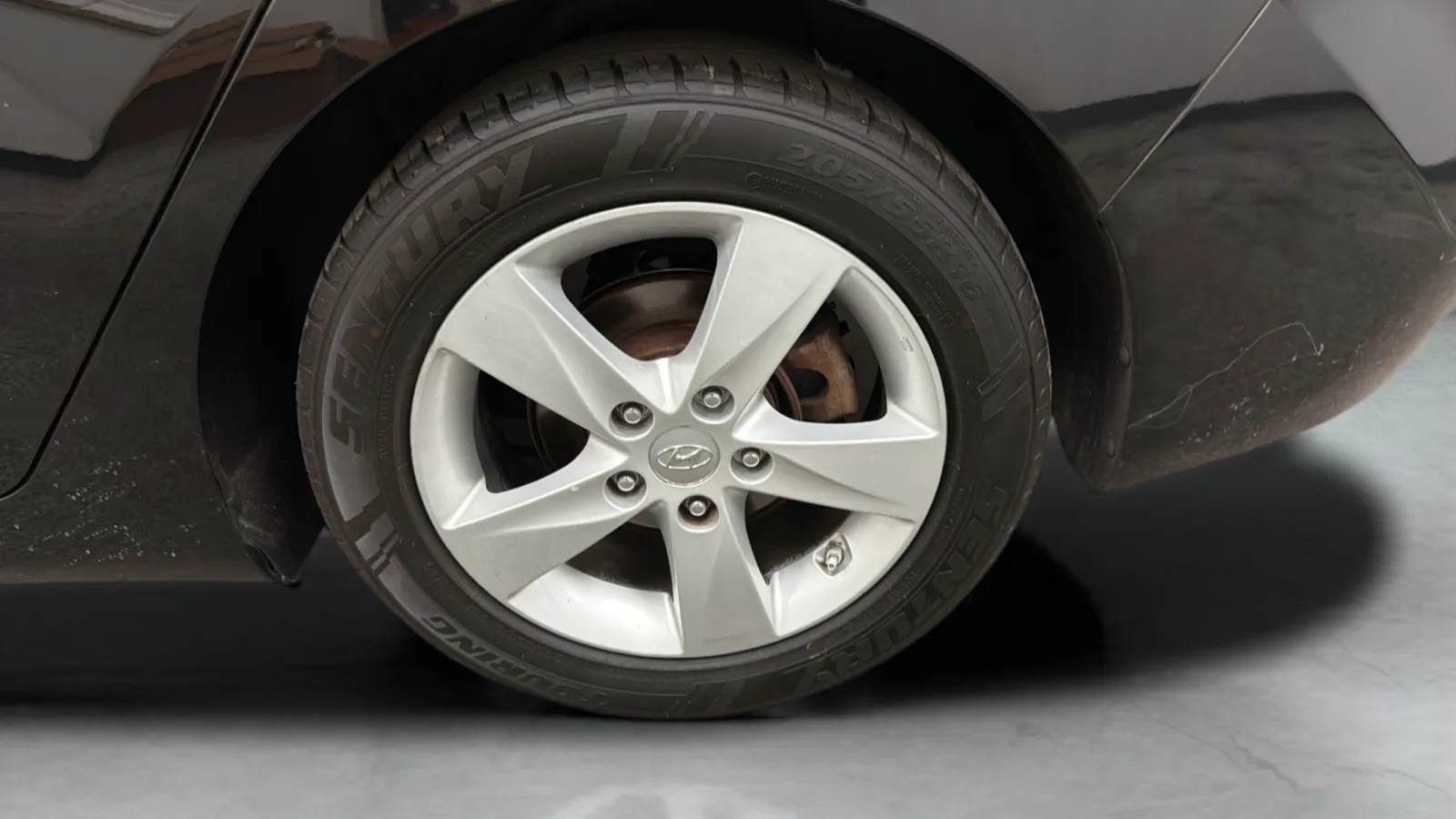 Hyundai Elantra photo 25