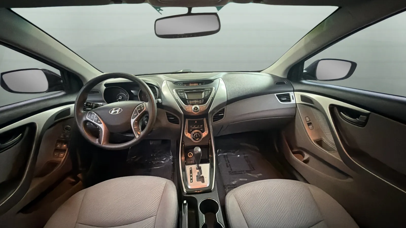 Hyundai Elantra photo 10