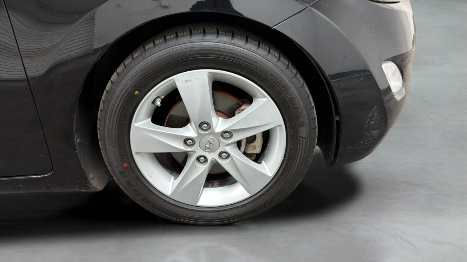 Hyundai Elantra photo 23