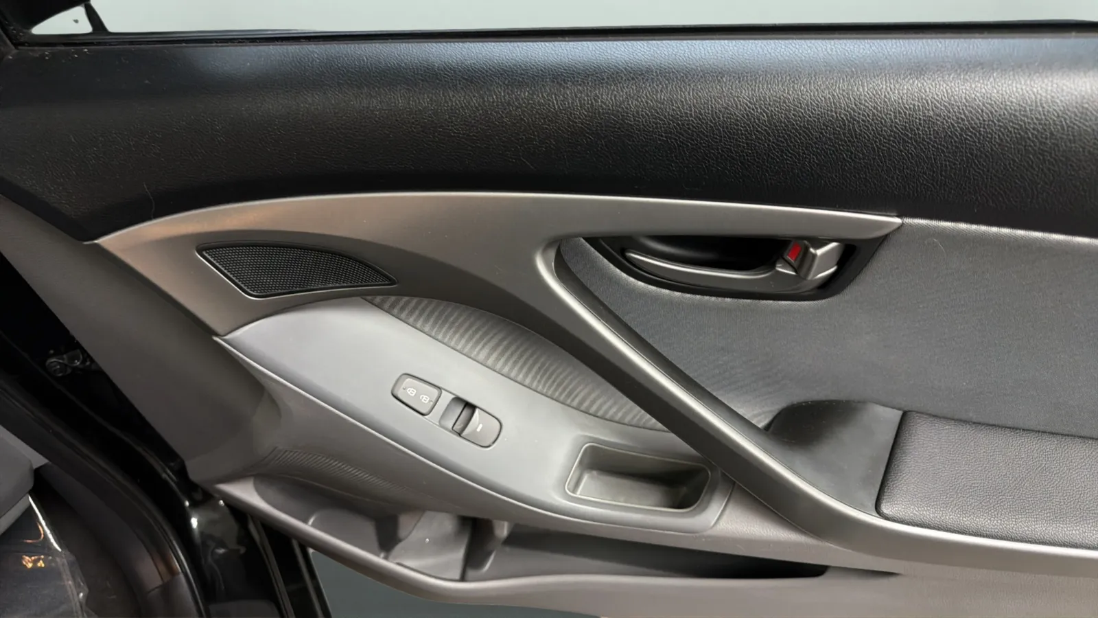 Hyundai Elantra photo 17
