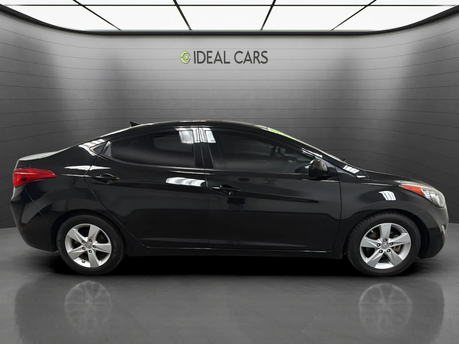 Hyundai Elantra photo 4