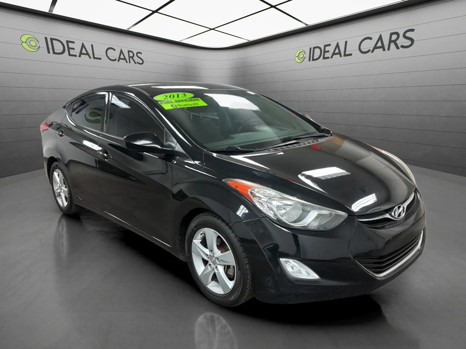 Hyundai Elantra photo 3